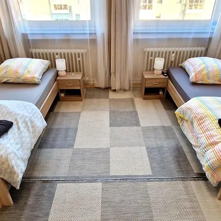 Messezimmer Duesseldorf - Essen - Work And Travel - Free Parking And Wifi *