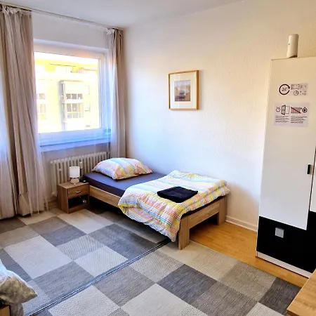 Messezimmer Düsseldorf - Essen - Work&travel - Free Parking&wifi Apartment *