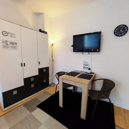 Optimus - Modern With Private Garage And U79 To Duesseldorf Fair Apartament *